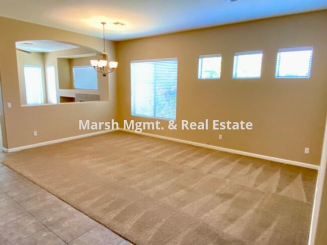 Foto del edificio - Very nice home with 2 bedrooms plus a den ...