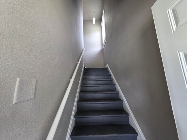 Foto del edificio - 840 S Maple Ave
