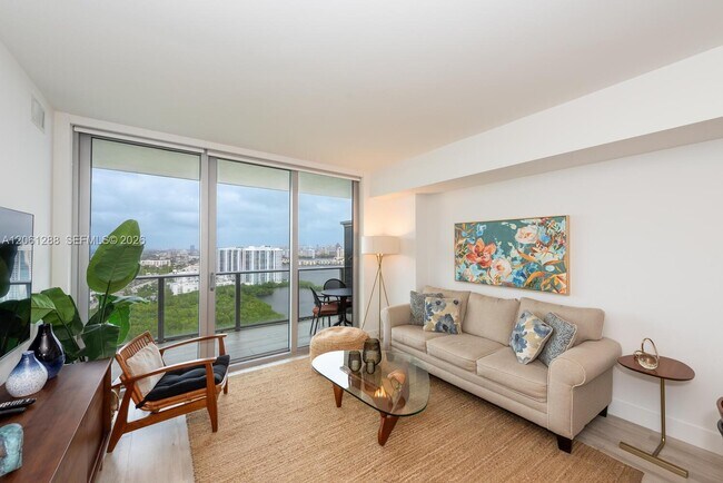 Foto del edificio - 16385 Biscayne Blvd