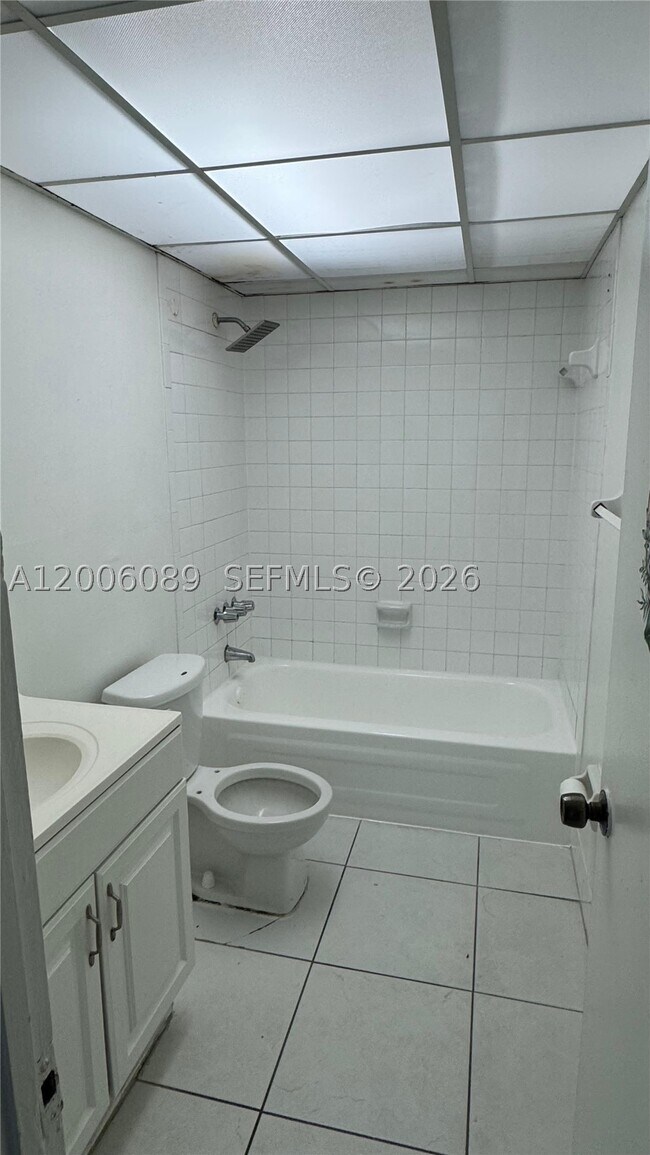 Foto del edificio - 10090 NW 80th Ct