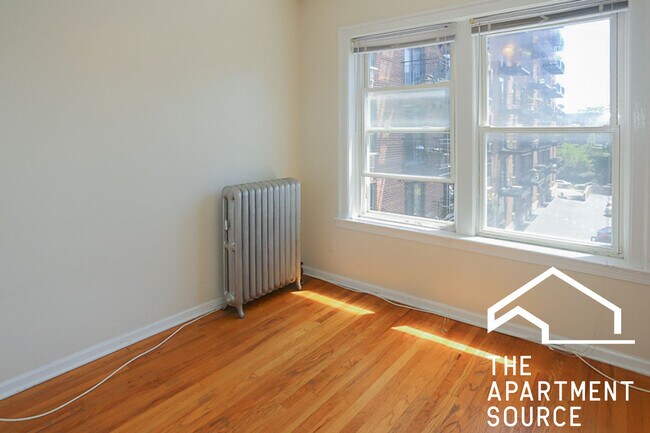 Foto del edificio - 3912 N Pine Grove Ave