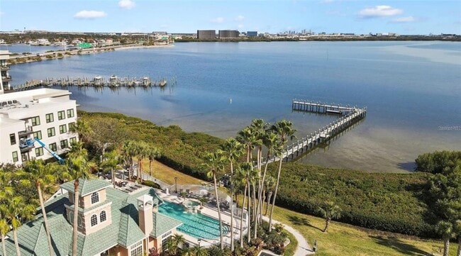 Building Photo - 1203 Bay Club Cir