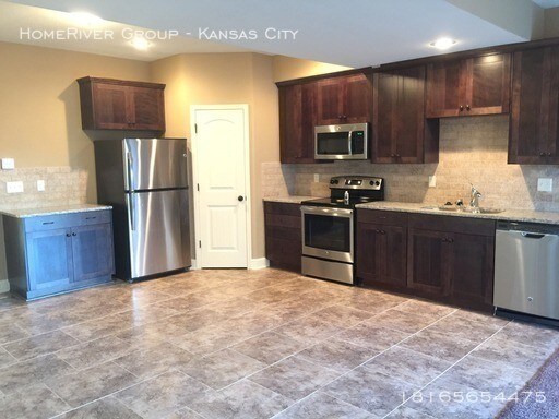 Foto del edificio - Charming  3 Bed 2.5 Bath Townhome!