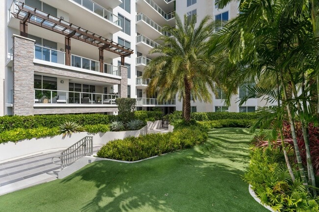 Building Photo - 200 SE Mizner Blvd