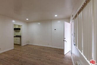 Building Photo - 6126 Eleanor Ave