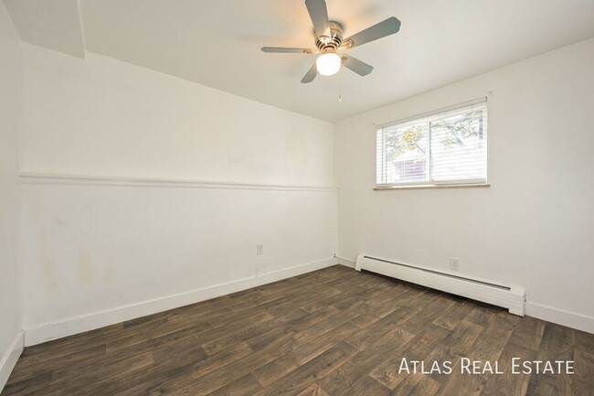 Building Photo - 1 bed/1 bath!- Walking Distance to downtow...