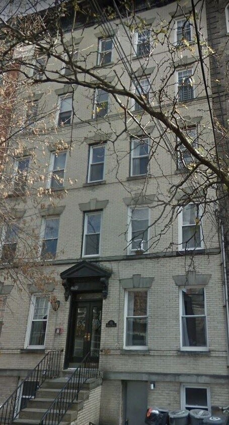 Primary Photo - 723 Willow Ave