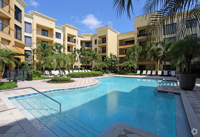 Building Photo - Dwell Maitland