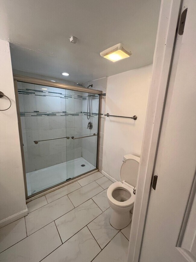 Foto del edificio - 4420 Main St