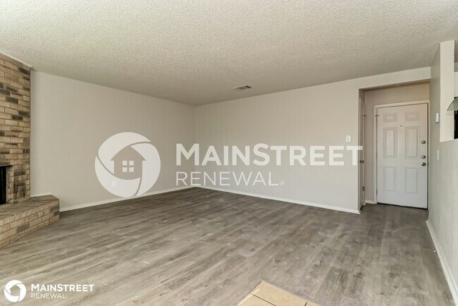 Building Photo - 3904 Royal Crest Dr, Fort Worth, TX 76140