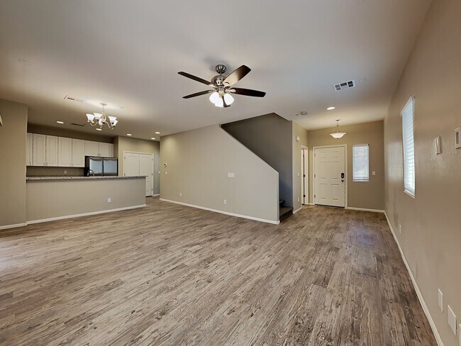 Building Photo - 7605 Scarlet Tapestry Ct