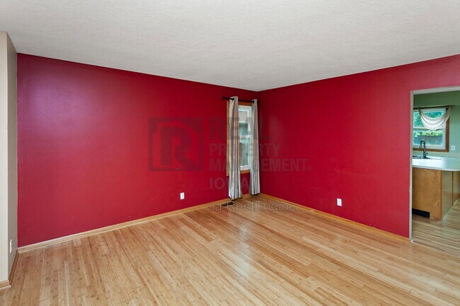 Foto del edificio - 8912 Highland Oaks Dr