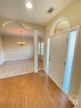 Building Photo - 204 Foxbury Square