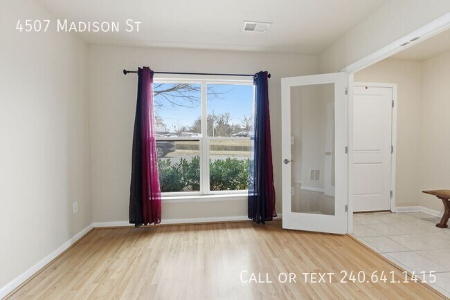 Foto del edificio - 4507 Madison St