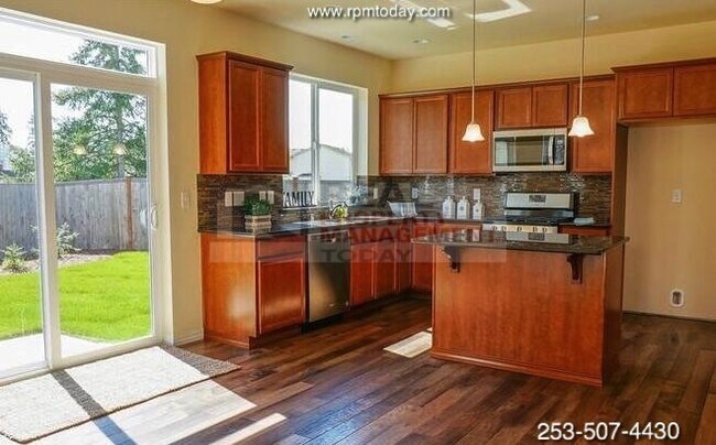 Foto del edificio - MOVE IN READY! Gorgeous 4 Bedroom! Upgrade...