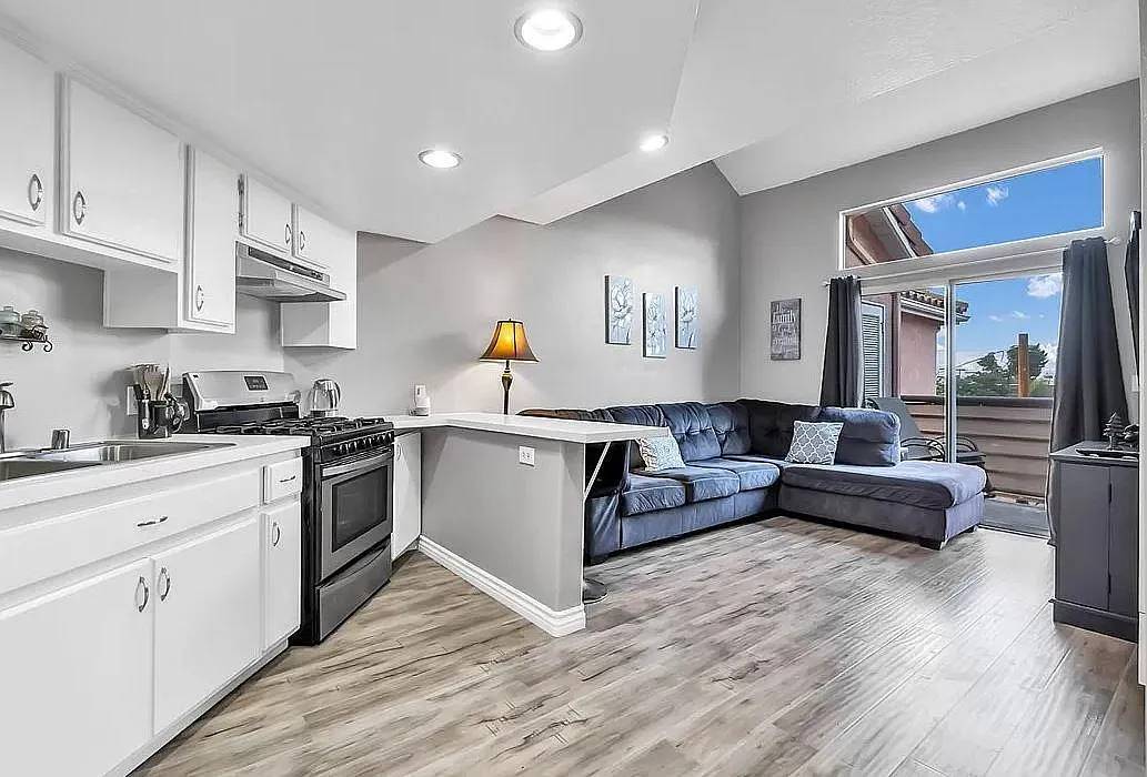 Foto principal - 327 Chestnut Ave
