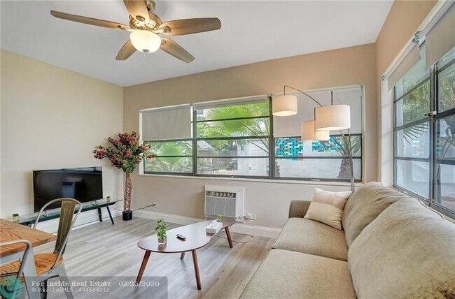 Foto del edificio - 828 NE 17th Ave