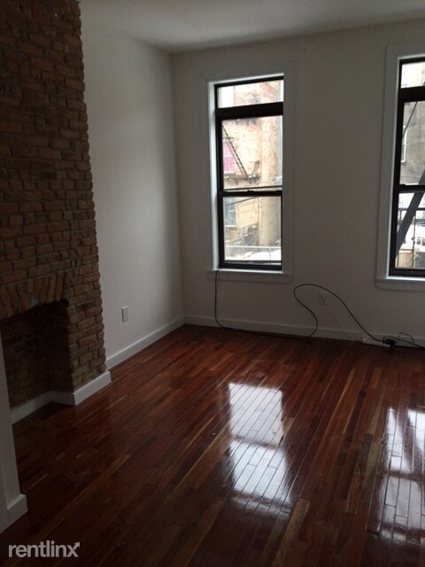 Building Photo - 988 Decatur St