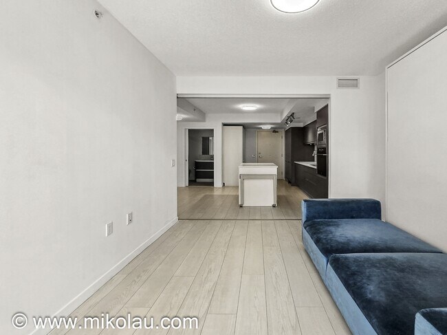 Photo du bâtiment - 180 E 2nd Ave