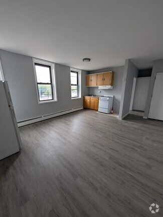 Building Photo - 416 Amboy Ave