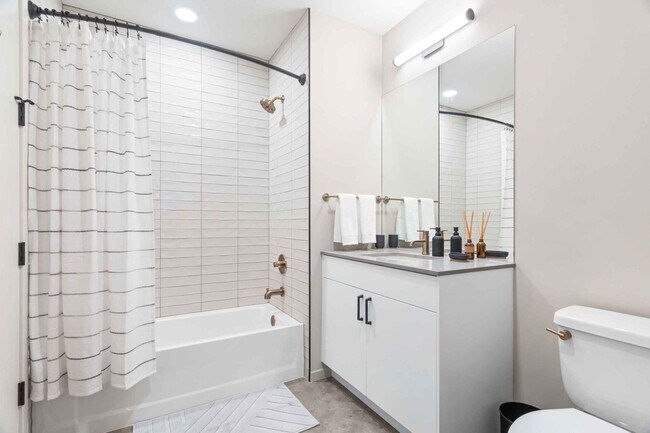 Foto del edificio - 1 Bedroom New Apartments Available! Locate...
