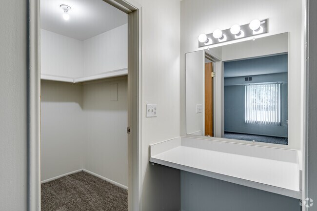 2HAB, 1BA - 900 ft² - South Grove Apartments