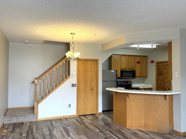 Foto del edificio - 18183 Warbler Ln