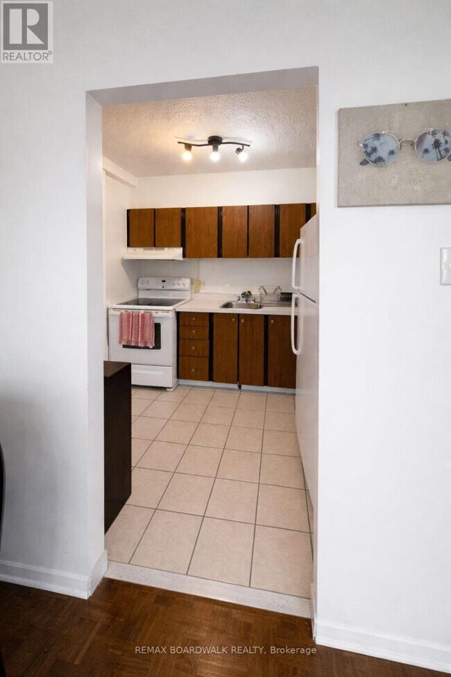 Building Photo - 158 McArthur Ave.