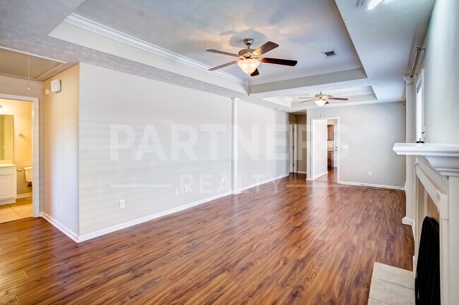 Foto del edificio - 1336 Cameron Ct