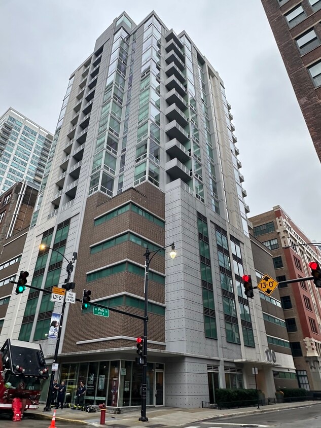 Foto del edificio - 170 W Polk St