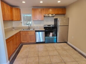 Building Photo - 1733 L Ave