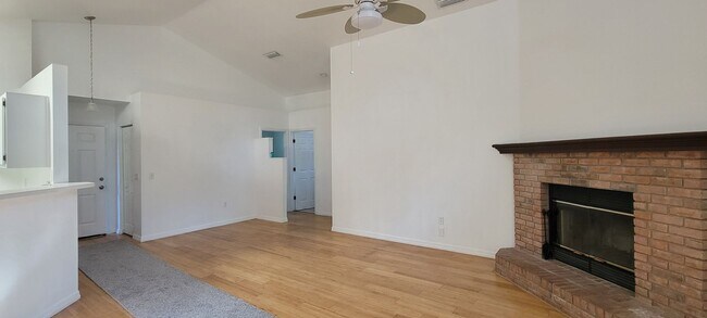 Foto del edificio - 3 Bedroom/2 Bath Home in Cherry Tree