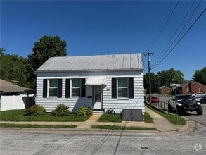 Building Photo - 201 Flower St