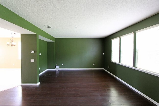 Building Photo - 75289 Ravenwood Dr