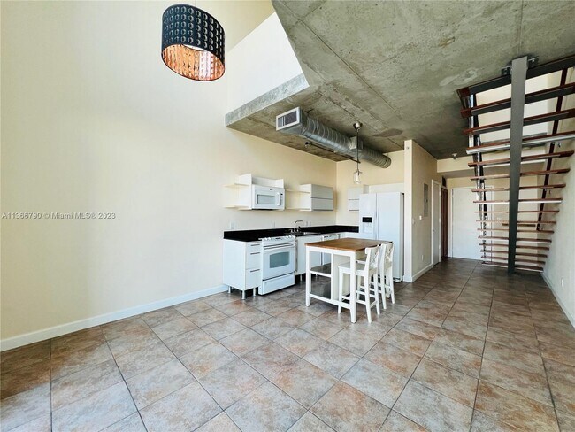 Building Photo - 690 SW 1st Ct
