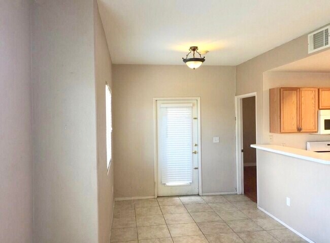 Foto del edificio - 9580 W Reno Ave