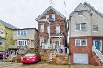 Building Photo - 295 Avenue C