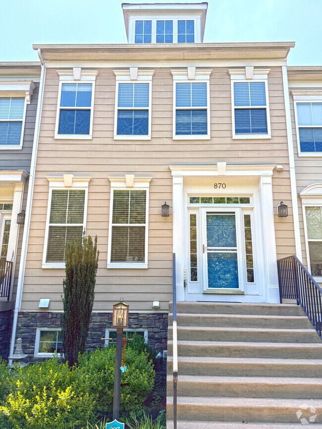 Building Photo - 870 Belvedere Blvd