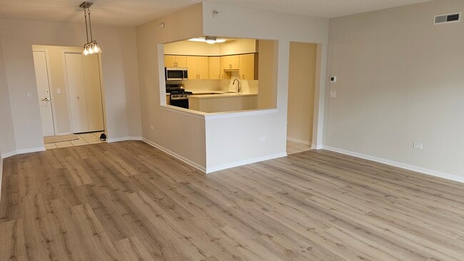 Foto del edificio - 675 Pearson St