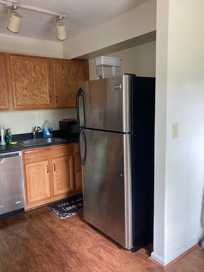 kitchen - 1207 Villa Ln