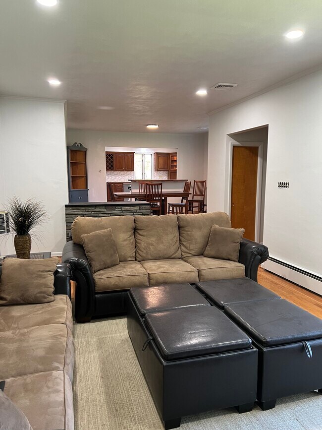 Living Room - 68 Grandview Ave