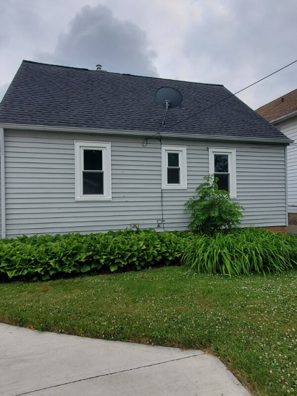 Building Photo - 4406 Maplecrest Ave