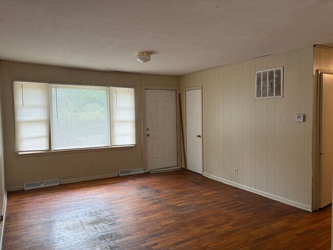 Foto del edificio - 3 BEDROOM 1 BATH HOME
