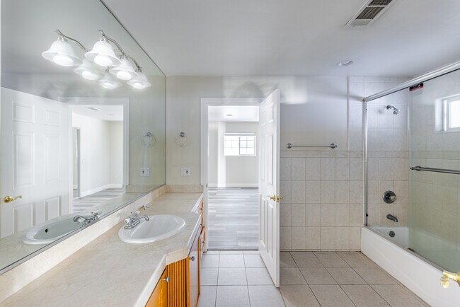 Foto del edificio - 5508 Wilbur Ave