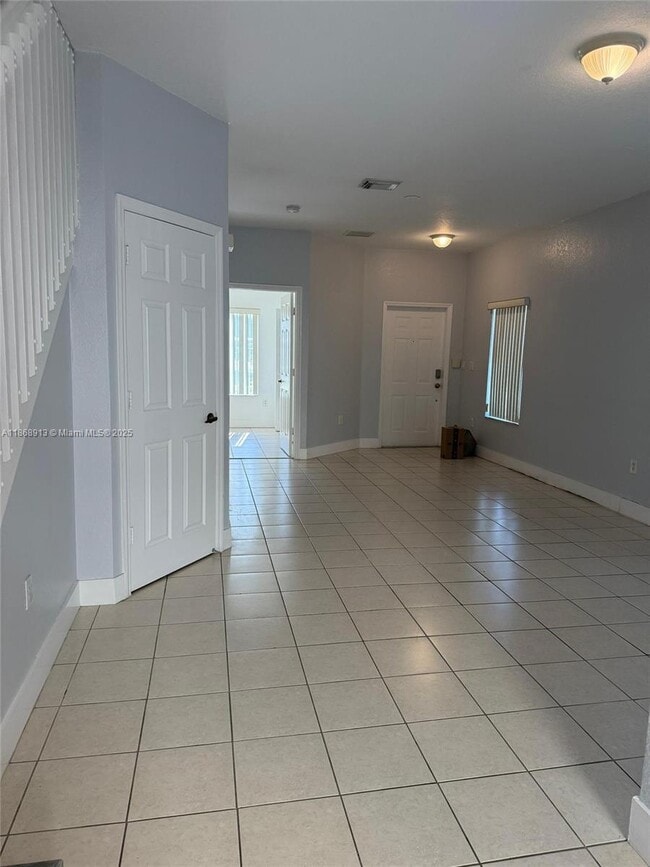 Foto del edificio - 8464 NW 107th Path