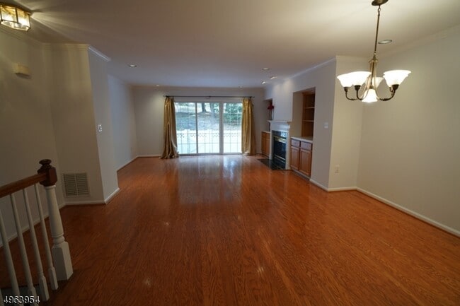 Building Photo - 20 Hale Ct