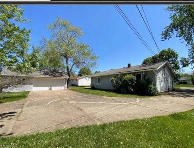 Photo - 6002 Randy Rd (Bedford Heights, OH) House