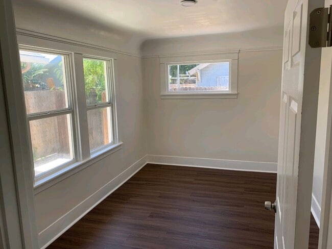 Building Photo - 1637 S Sutter St