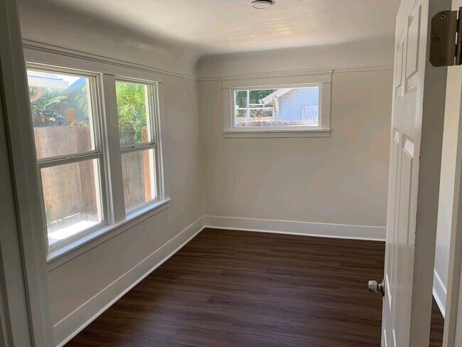 Foto del edificio - 1637 S Sutter St