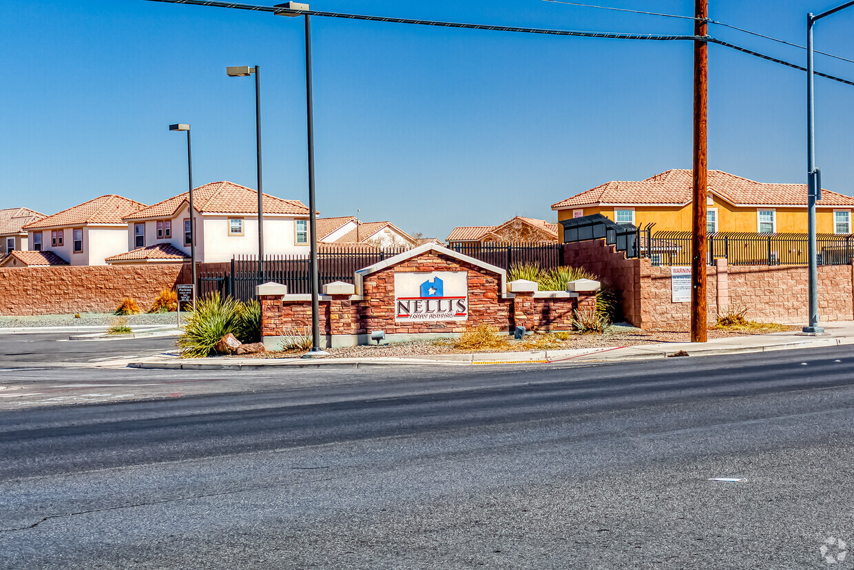 Foto principal - Nellis Family Housing